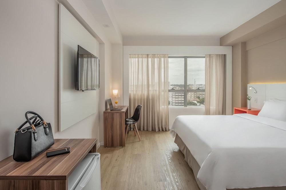 Hotel Intercity Centro Civico 4*