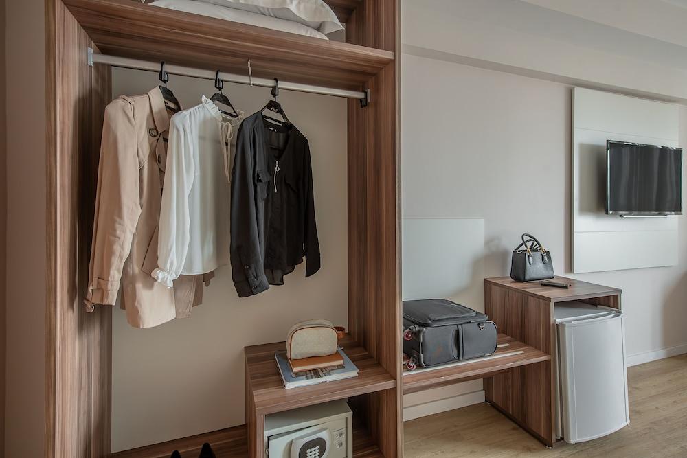 Hotel Intercity Centro Civico 4*