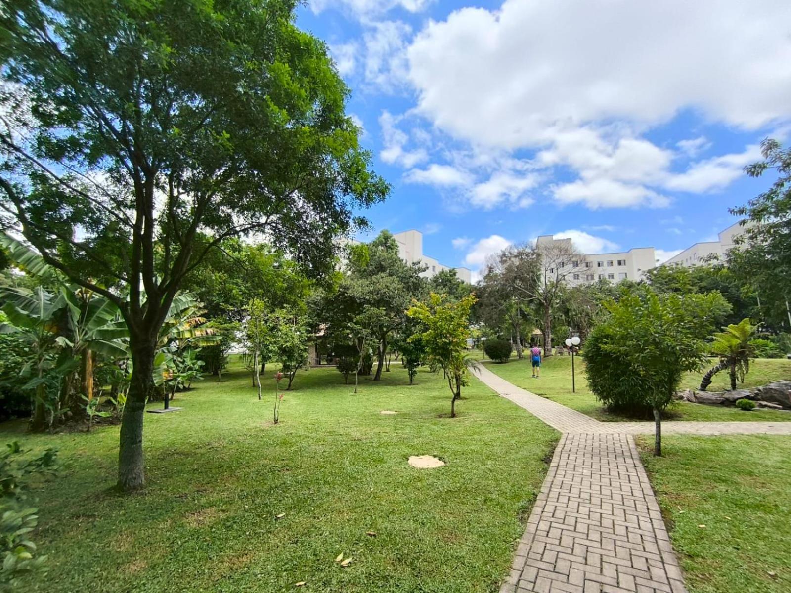 Apto Em Clube Frente Pro Bosque E No Terminal Do Pinherinho Proximo Ao Centro - Garagem 2 Veiculos Apartamento