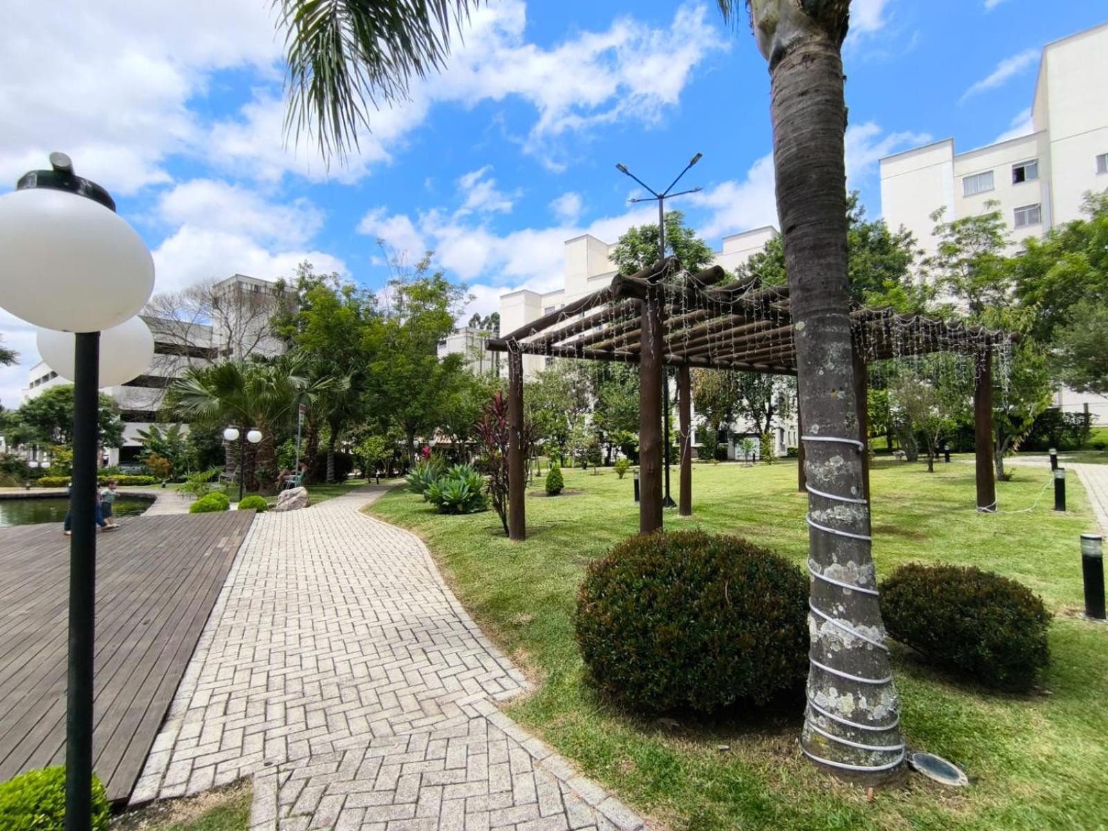 Apto Em Clube Frente Pro Bosque E No Terminal Do Pinherinho Proximo Ao Centro - Garagem 2 Veiculos