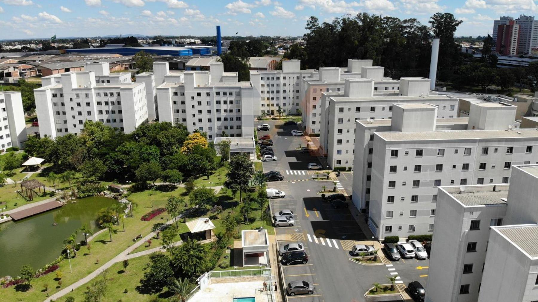 Apto Em Clube Frente Pro Bosque E No Terminal Do Pinherinho Proximo Ao Centro - Garagem 2 Veiculos * Curitiba