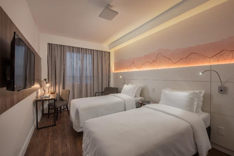 Hotel Intercity Centro Civico 4*